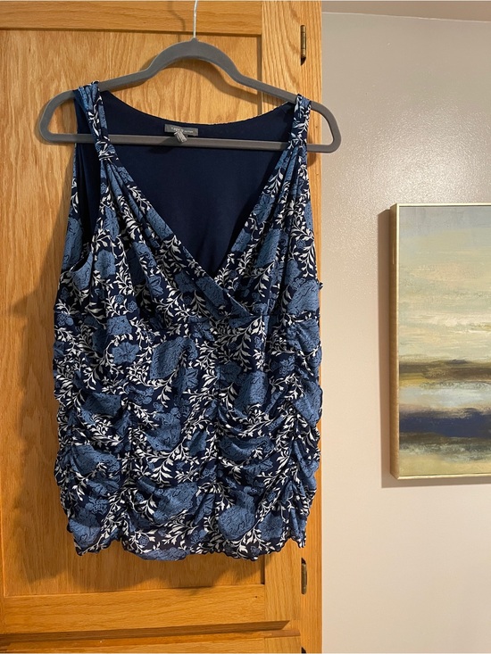 Apt. 9 Tops - Blue Floral Tier‎ V-Neck Sleeveless Tank summer, party, office, Tiers, Ruffle